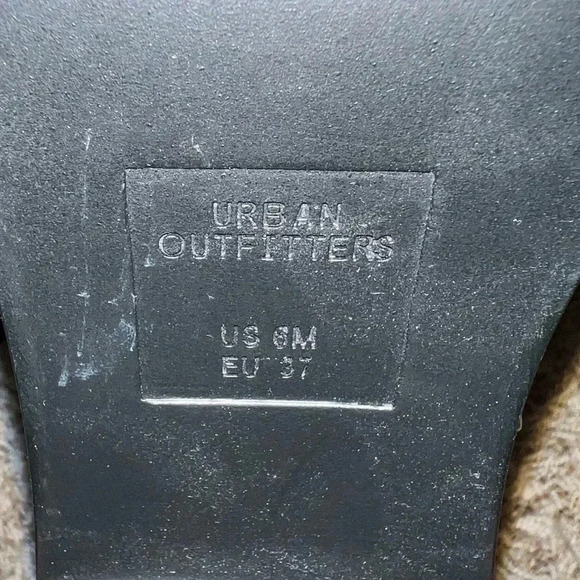 Women’s Urban Outfitters Size 6 Beau Square Toe Heeled Black Boot - Picture 4 of 7